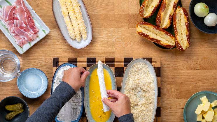 Spargel Hotdog