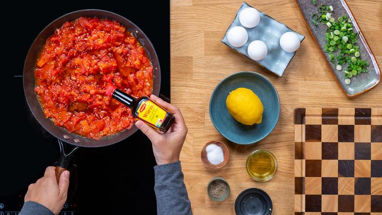 Spargel Shakshuka mit Feta und Zitrone