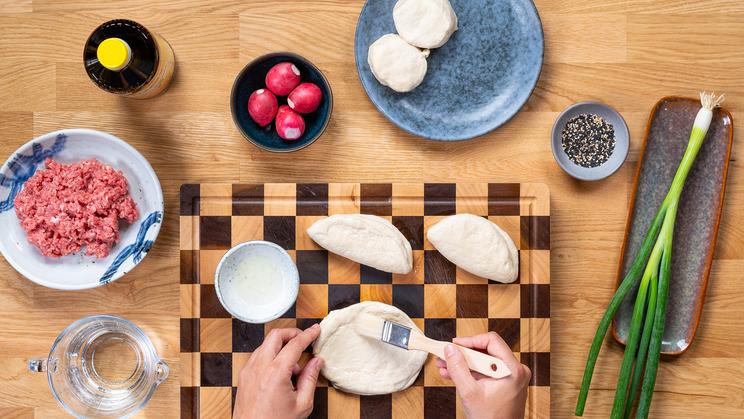 Bao Buns mit Gochujang Hackfleisch