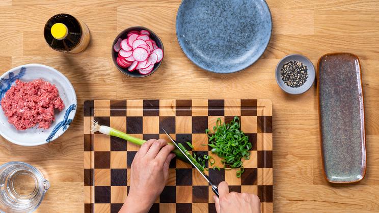 Bao Buns mit Gochujang Hackfleisch