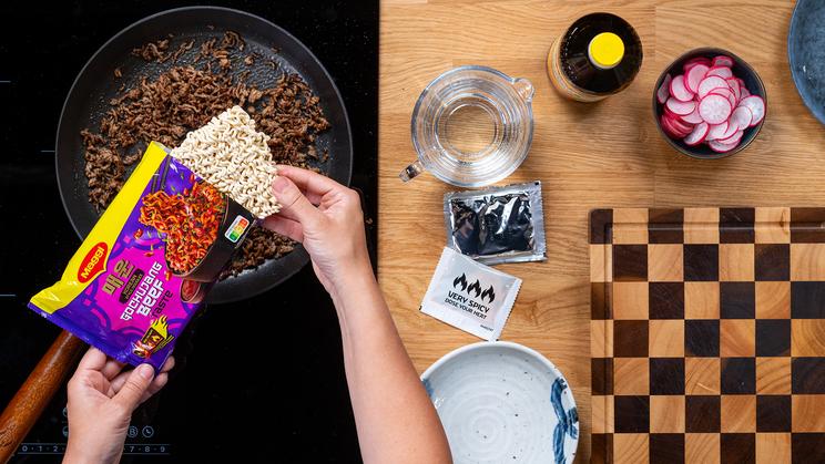 Bao Buns mit Gochujang Hackfleisch