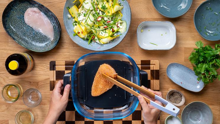Knusper Schnitzel im Airfyrer mit Zucchini Salat