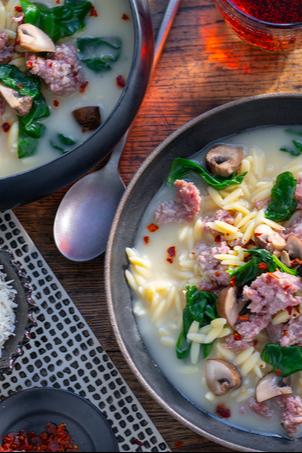 Orzo-Pilz-Suppe mit Salsiccia