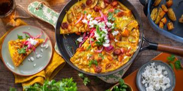 Kartoffel-Kürbis Pfanne mit Chorizo und Feta