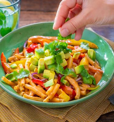 Cremige Fajita Pasta mit Avocado