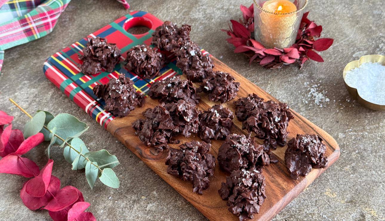 Rocas de chocolate y patatas chips