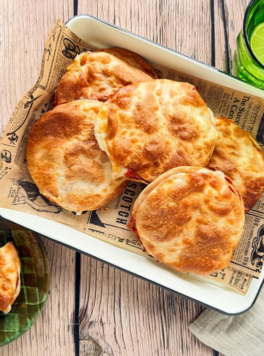 Sándwich de jamón y queso en air fryer