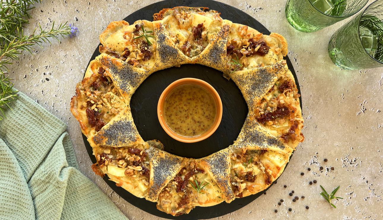 Sol de pizza de quesos con salsa de miel y mostaza