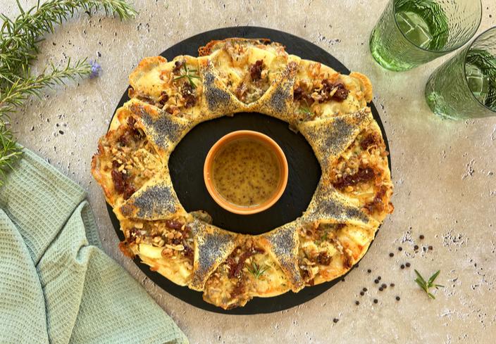 Sol de pizza de quesos con salsa de miel y mostaza