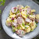 Sommerlicher Kartoffelsalat mit Cabanossi und Paprika