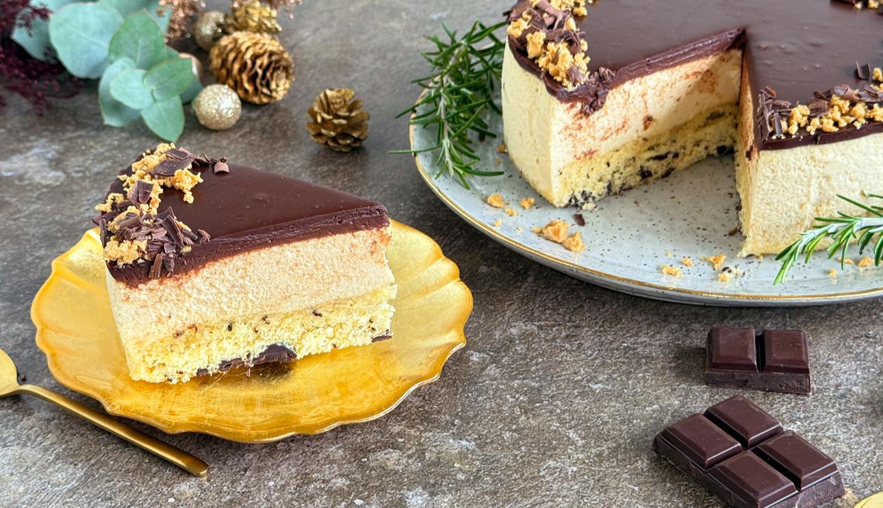 Tarta de mousse de turrón y chocolate