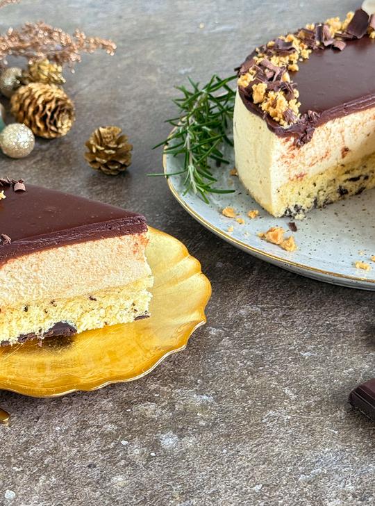 Tarta de mousse de turrón y chocolate