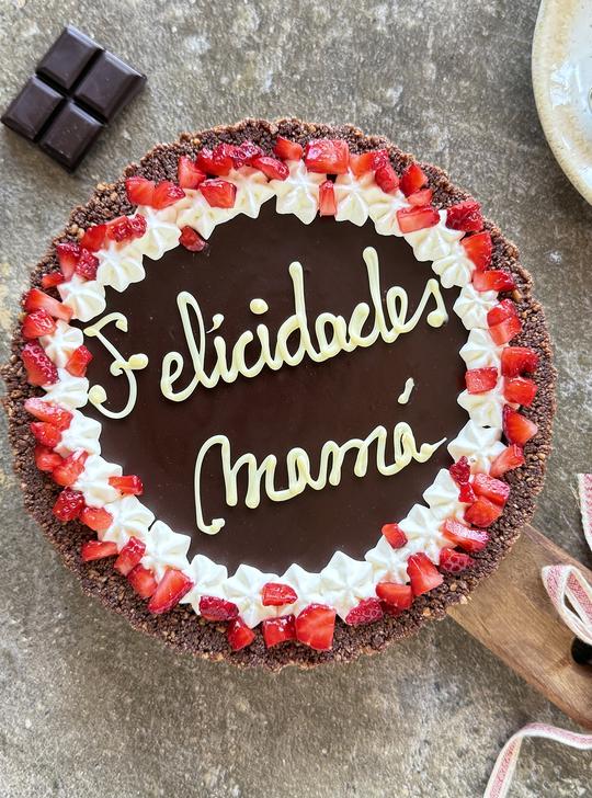 Tarta fácil de chocolate y galletas para el Día de la Madre