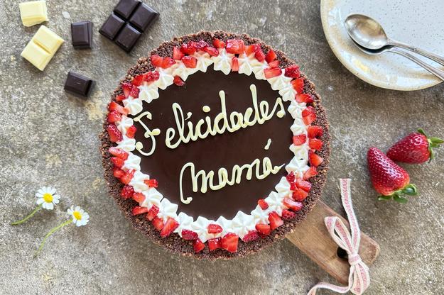 Tarta fácil de chocolate y galletas para el Día de la Madre