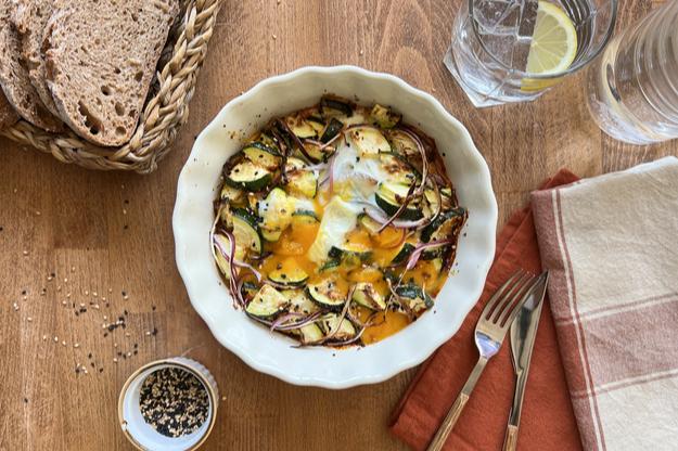 Volcán de Huevo con Calabacín y Tomate